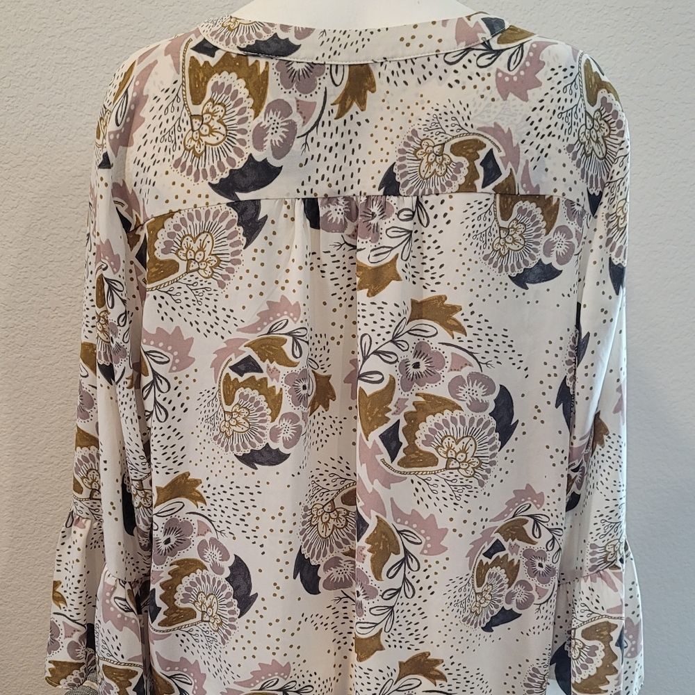 PLUS Floral and dot button front blouse 2X - Picture 6 of 7